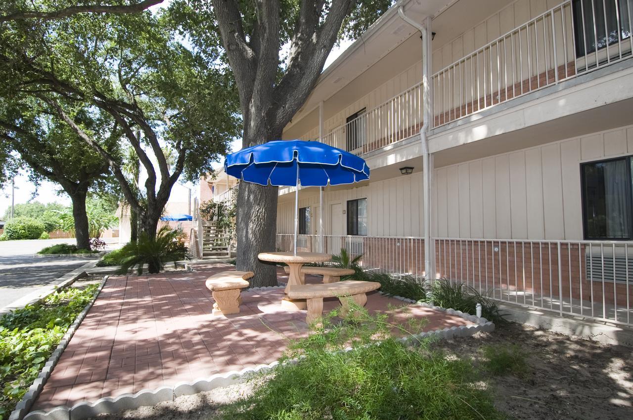 Texan Guest Ranch Hotel McAllen Eksteriør billede